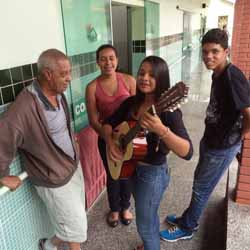 Moradores do Lar dos Idosos recebem homenagem