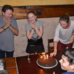 Laura Azoia comemora 13 anos com festa