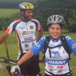 Equipe “Sou + Bike” realiza trilha pela região