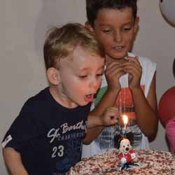 Fernandinho comemora 3 aninhos e ganha festa