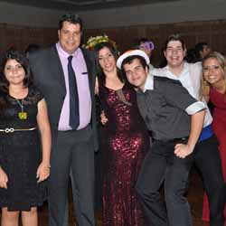 Baile comemora a colação de grau dos alunos de ADM