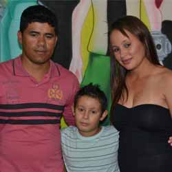 Caio Eduardo apaga 9 velinha