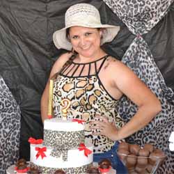 Marcilene completa 37 anos e comemora