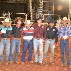 Rodeio Fest encerra com show e final de prova