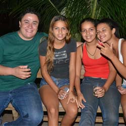 One Night diverte a galera