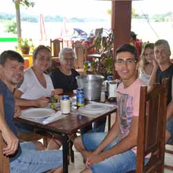 Cliques no domingo no Restaurante Grande Lago