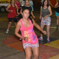 Professora Regiane ganha homenagem