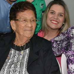 Domingas Quitérias Bacca brinda seus 95 anos