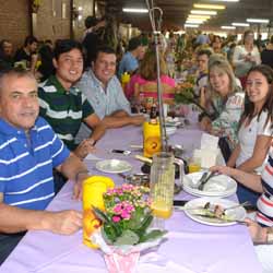 Mães comemoram o seu dia no O Barracão