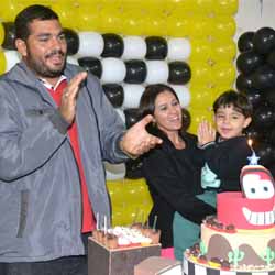 Davi apaga velinhas no seu 3º aniversário