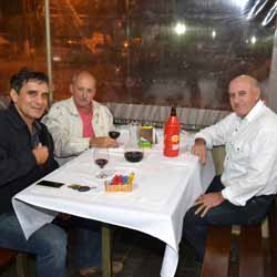 Galera curte noite de sexta na Dom Pepe