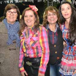 Equipe do Fórum se diverte em festa junina