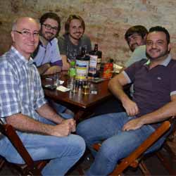 Cris Portes se apresenta no Nakaza Hippo Pizza