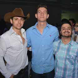 Noite do Glow Party no PTC