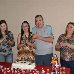 Bruna Moreira comemora 28 anos com linda festa