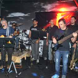 Banda Farol Metal apresenta no Feijó Bar Premium