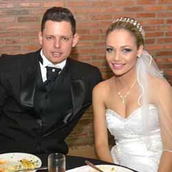 Camila e Bruno comemoram união