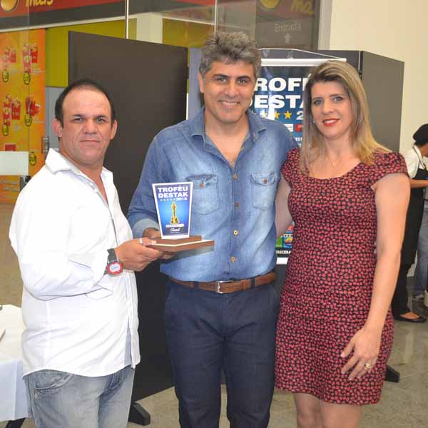 Troféu Destak entrega premiação para 36 empresas