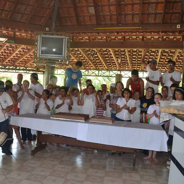 Alunos da Apae ganham churrasco