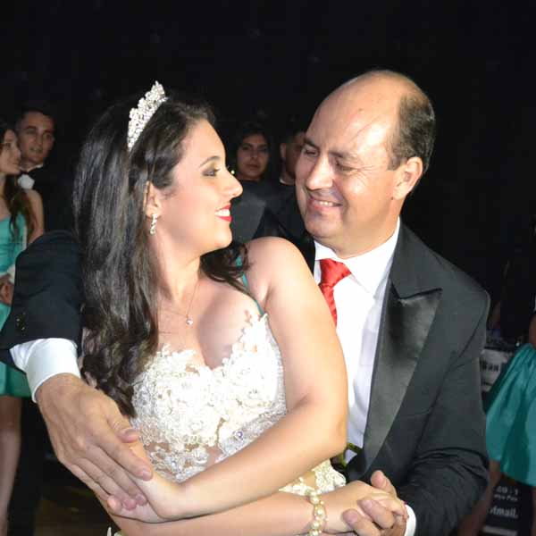 Heloisa Almeida comemora 15 anos com super festa