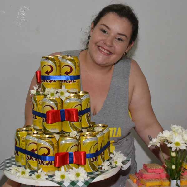 Thayli Vieira comemora seu aniversario com festa