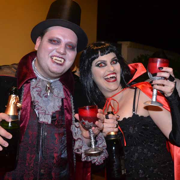 Ana e Gustavo fazem aniversário e comemoram
