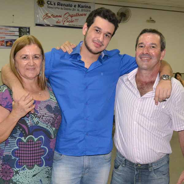 Lucas Siqueira Devides comemora seus 18 anos