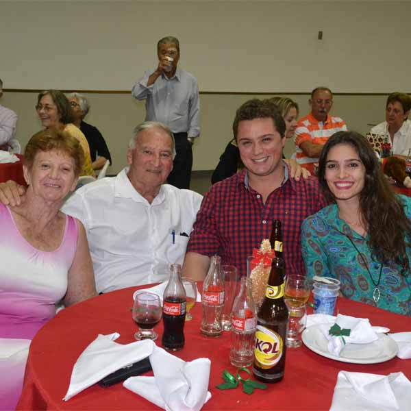 Lions Clube encerra 2015 com confraternização