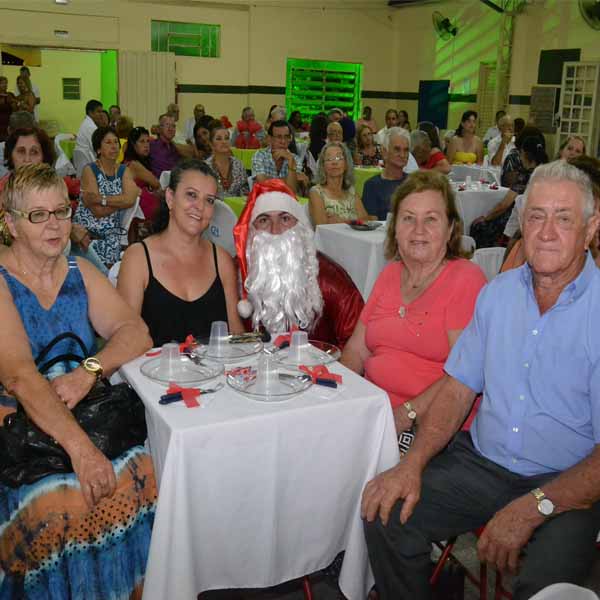 Paraguaçu realiza jantar dançante no CCI