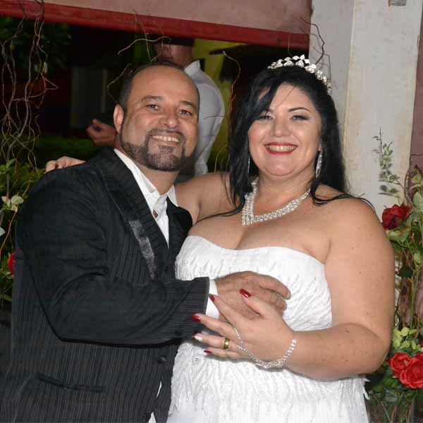 Sidnéia e José Aparecido comemoram união