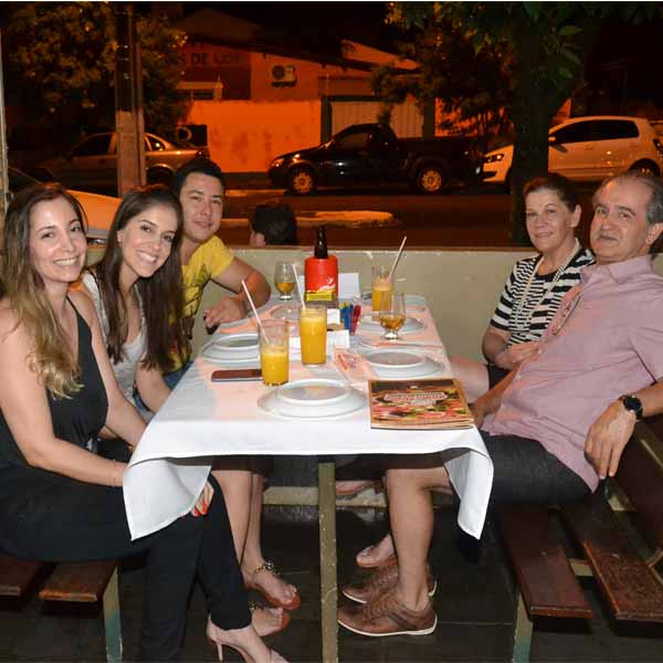 Banda Farol se apresenta na Dom Pepe Pizzaria
