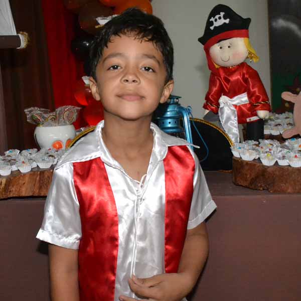 Com festa do Capitão Pirata, Arthur comemora 8 ano