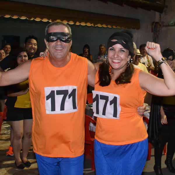 Dr. Osvaldo comemora seu aniversário com festa de Carnaval