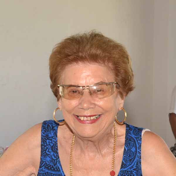Professora Lurdes Figueira comemora seu aniversário