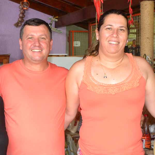 Renato ganha festa surpresa em seu aniversário
