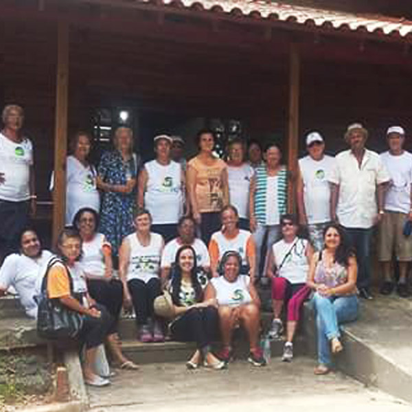 CEA de Paraguaçu recebe visita da 3ª Idade de Borá em intercâmbio municipal