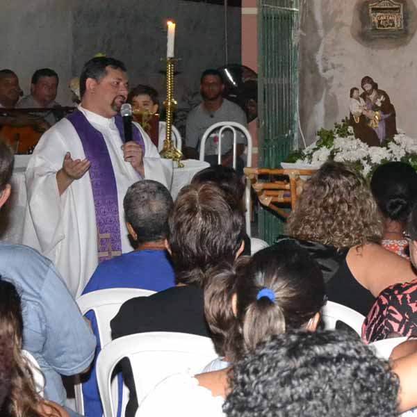 Conjunto Habitacional Dona Lina Leuzzi recebe a 1ª missa campal