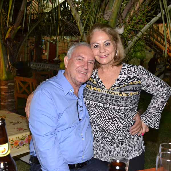 Leões e Domadoras do Lions Clube participam de jantar
