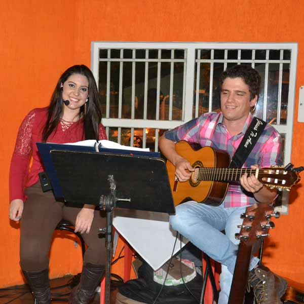 Karina e Albino animam a Dom Pepe Pizzaria