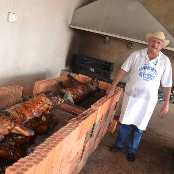 Lions Clube de Cândido Mota realiza 4º Porco no Rolete