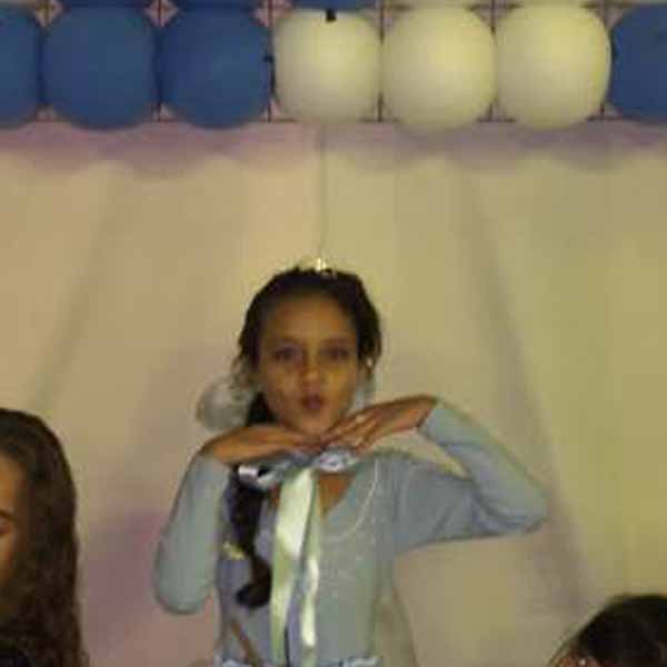 Maria Clara comemora seus 8 anos com festa no Grepol
