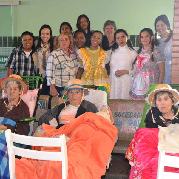 Arraiá anima os assistidos do Lar dos Idosos