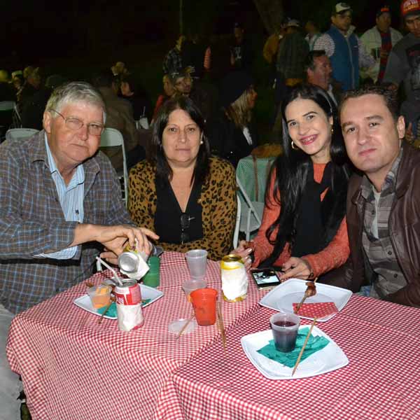 Arraiá agita a galera na Fazenda Santa Etelvina