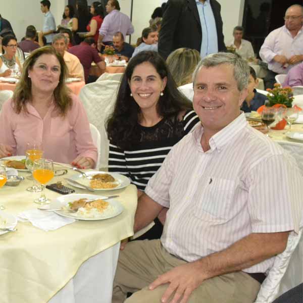 Igreja Cristo Salva realiza jantar para casais