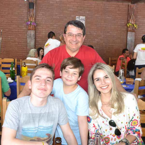 Restaurante O Barracão prepara almoço especial no Dia dos Pais