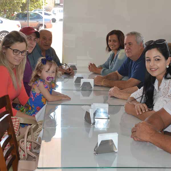 Brumado Restaurante & Churrascaria fica lotado no Dia dos Pais