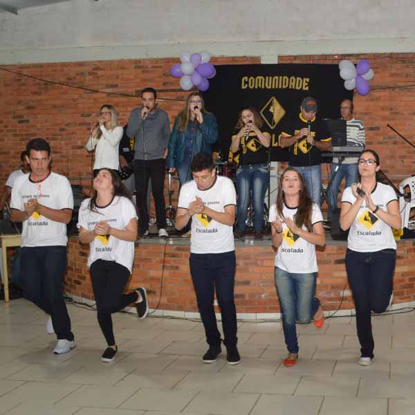 2ª Noite de Louvor no Salão Paroquial de Lutécia