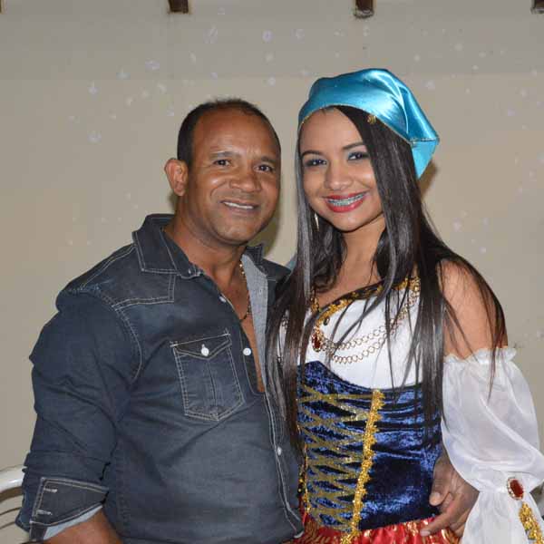 Tainá Cristina Ramos Martins comemora seus 19 anos