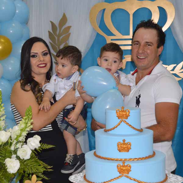 Gêmeos Davi Luca e João Gabriel completam o 1º aninho