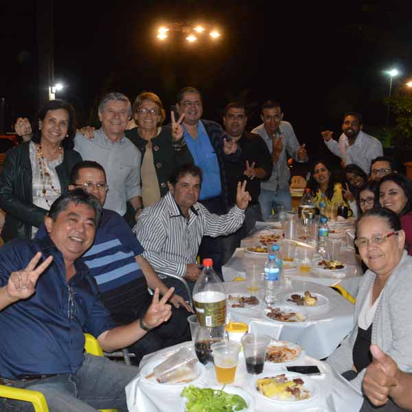 Filiados e coligados do PSDB que se candidataram participam de confraternização